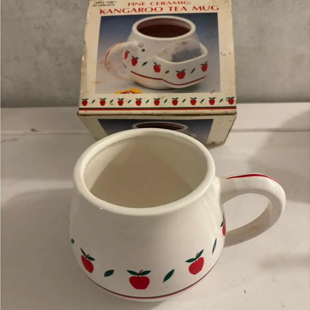 Vintage Apple Design Fine Ceramic Kangaroo Tea Mug